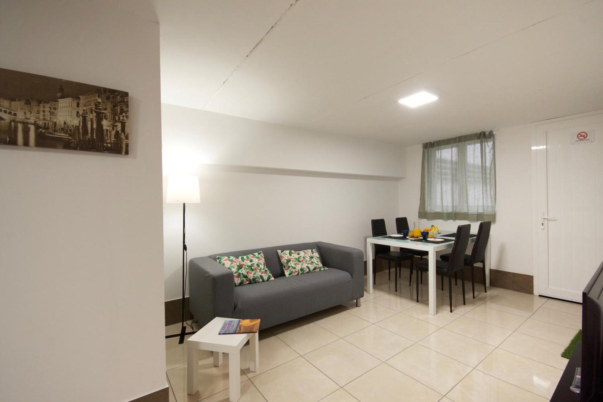 Apartamentos A 10 Minutos Del Aeropuerto Carrizal Exteriér fotografie